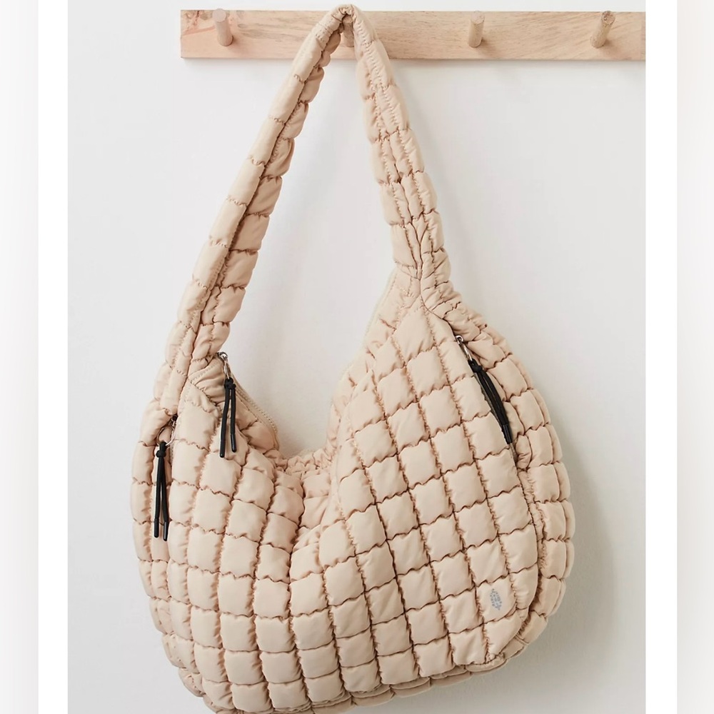 💗 FREE PEOPLE Quilted Carryall in Off White - Picture 3 of 10